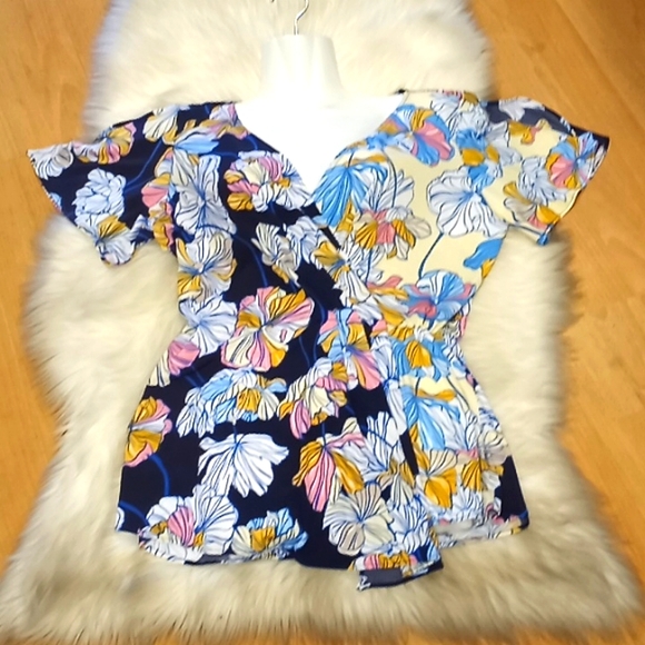 Coco Bianco Floral Print  Blouse - Picture 9 of 13